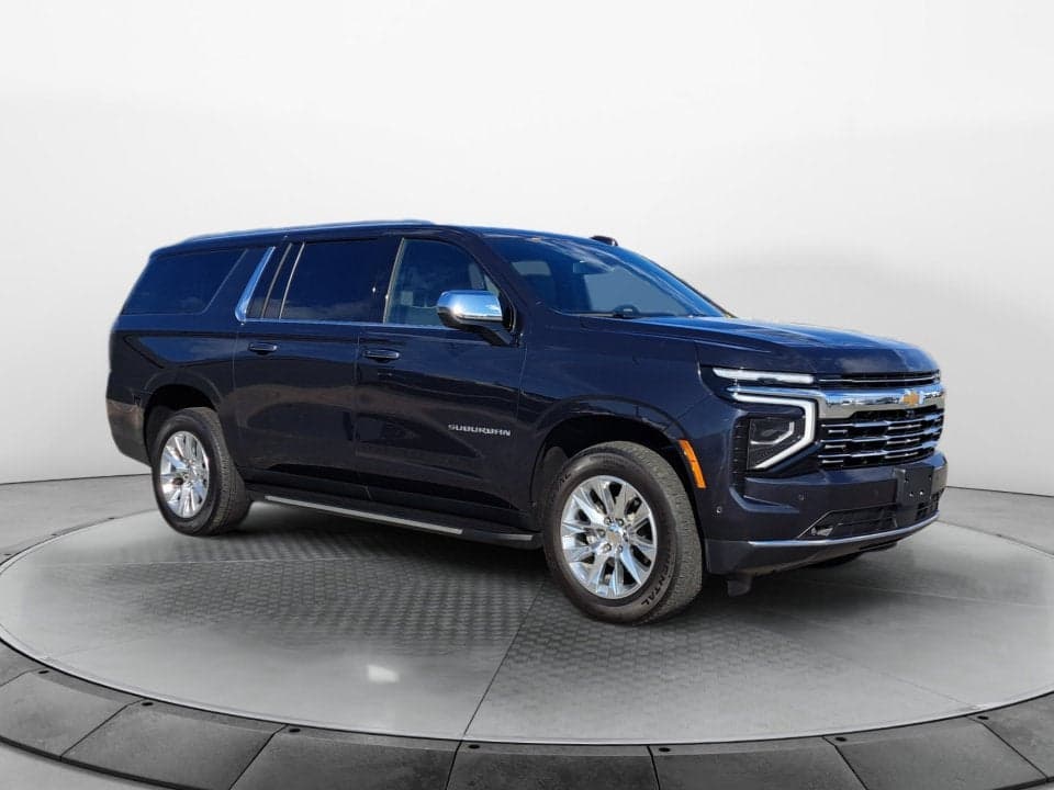 2025 Chevrolet Suburban Premier — photo 1 of 5