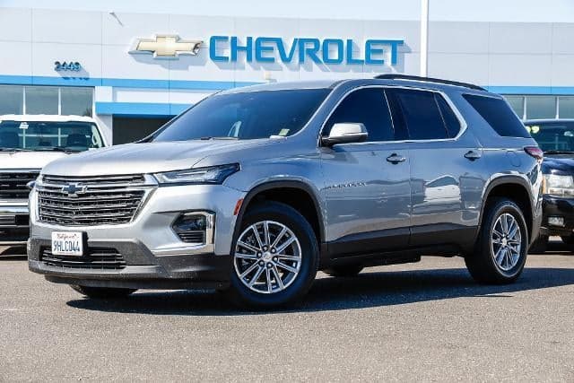 2023 Chevrolet Traverse LT Cloth — photo 1 of 5