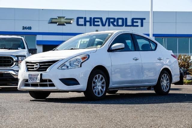 2019 Nissan Versa Sedan SV — photo 1 of 5