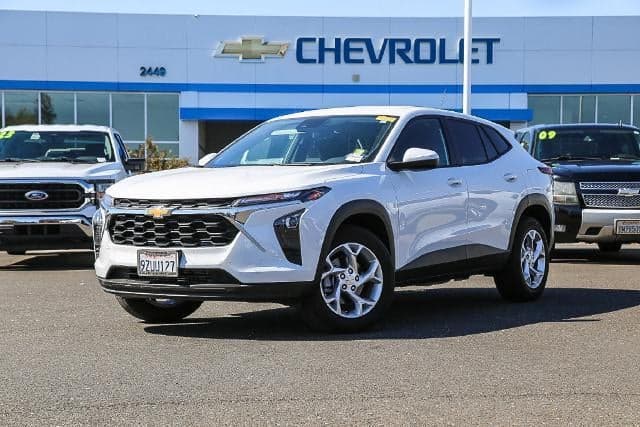 2026 Chevrolet Trax LS — photo 1 of 5