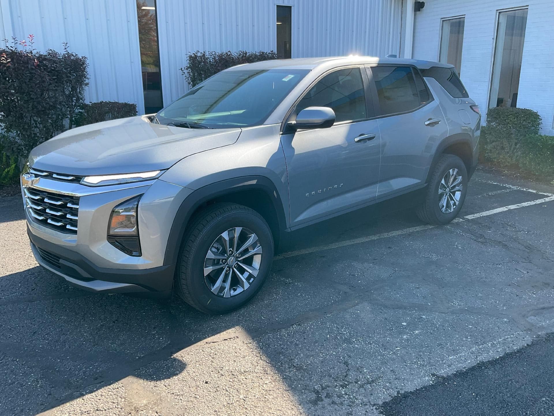 2027 Chevrolet Equinox AWD LT — photo 1 of 5