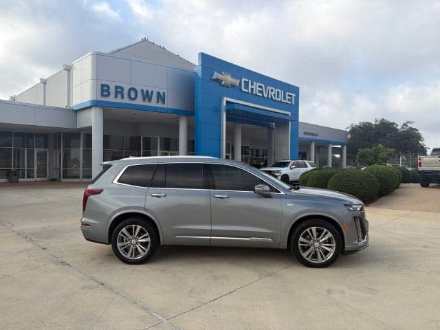 2024 Cadillac XT6 FWD Premium Luxury — photo 1 of 33