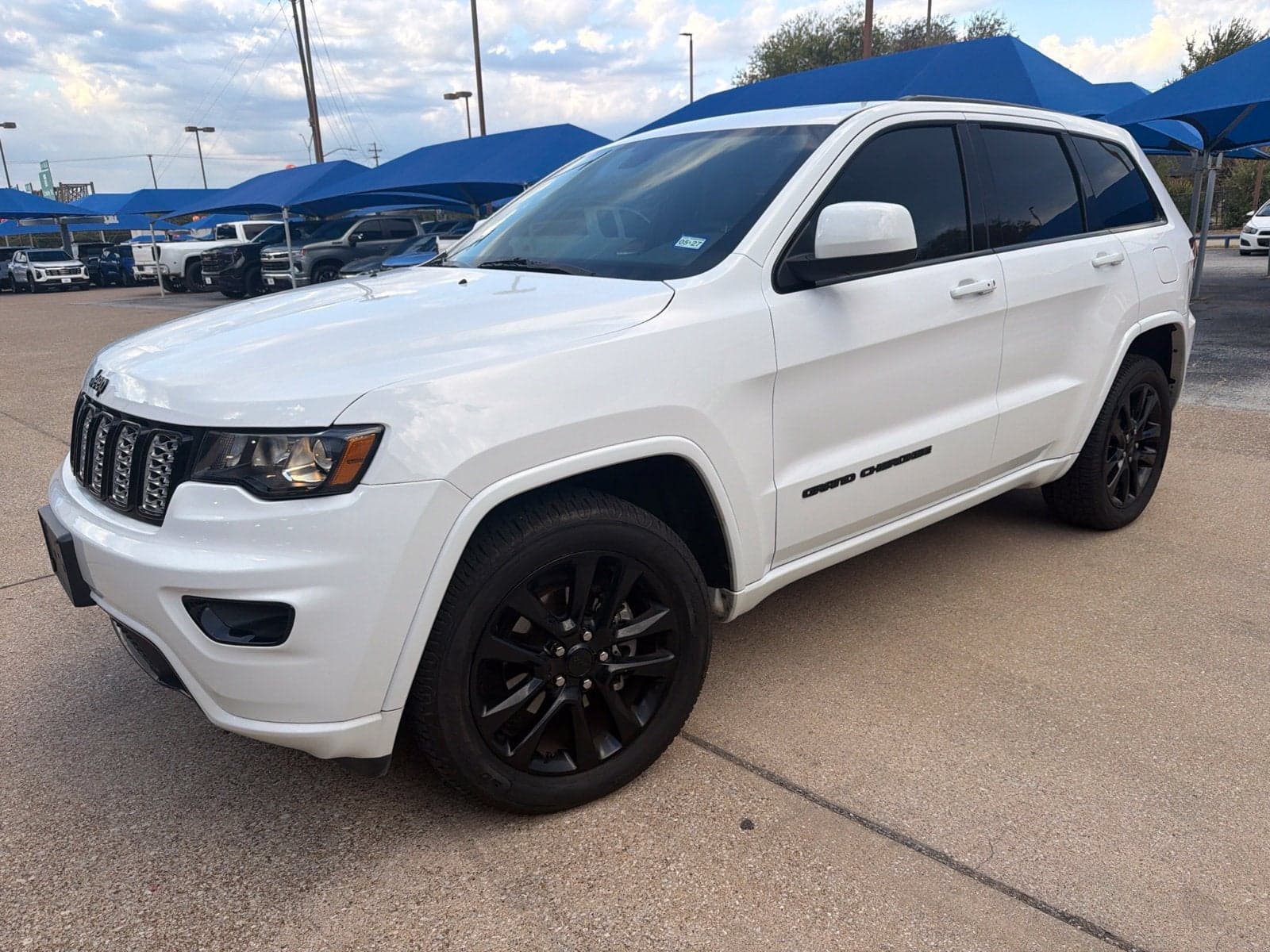 2020 Jeep Grand Cherokee Altitude — photo 1 of 8