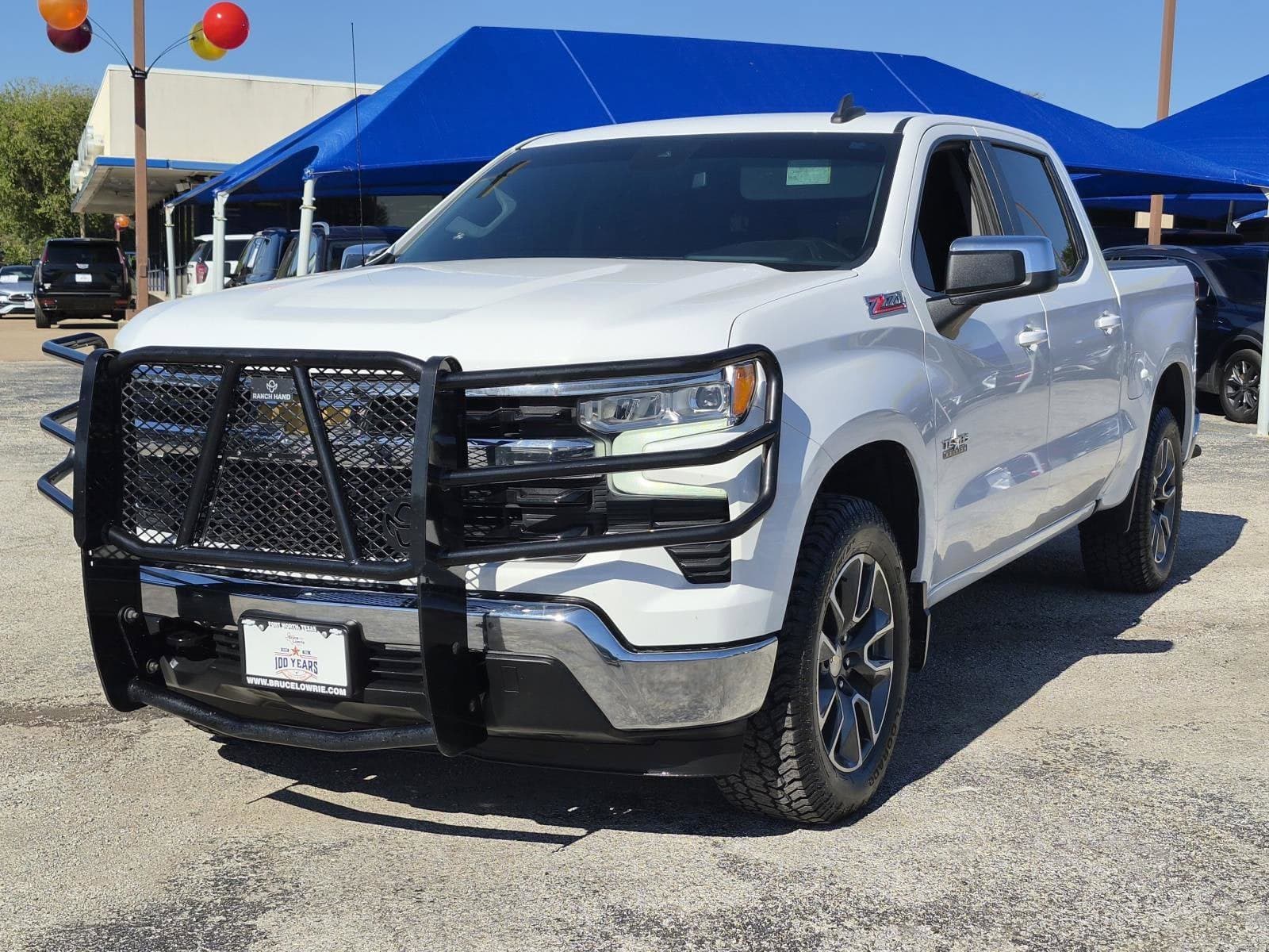 2022 Chevrolet Silverado 1500 LT — photo 1 of 46