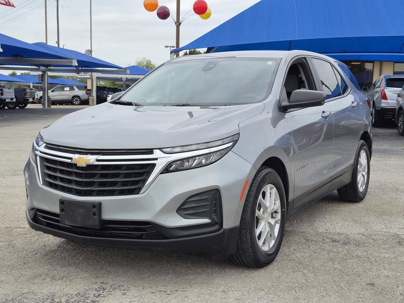 2023 Chevrolet Equinox LS — photo 1 of 5