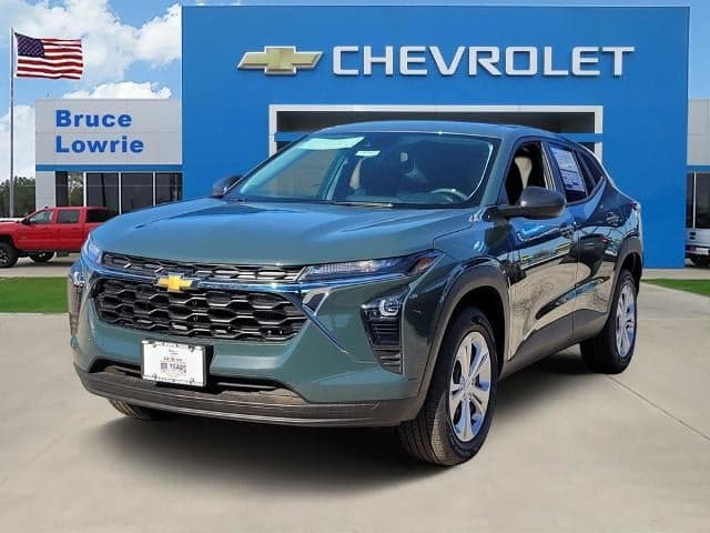 2026 Chevrolet Trax LS — photo 1 of 21