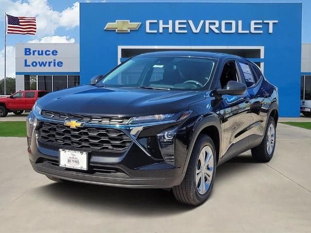 2026 Chevrolet Trax LS — photo 1 of 21