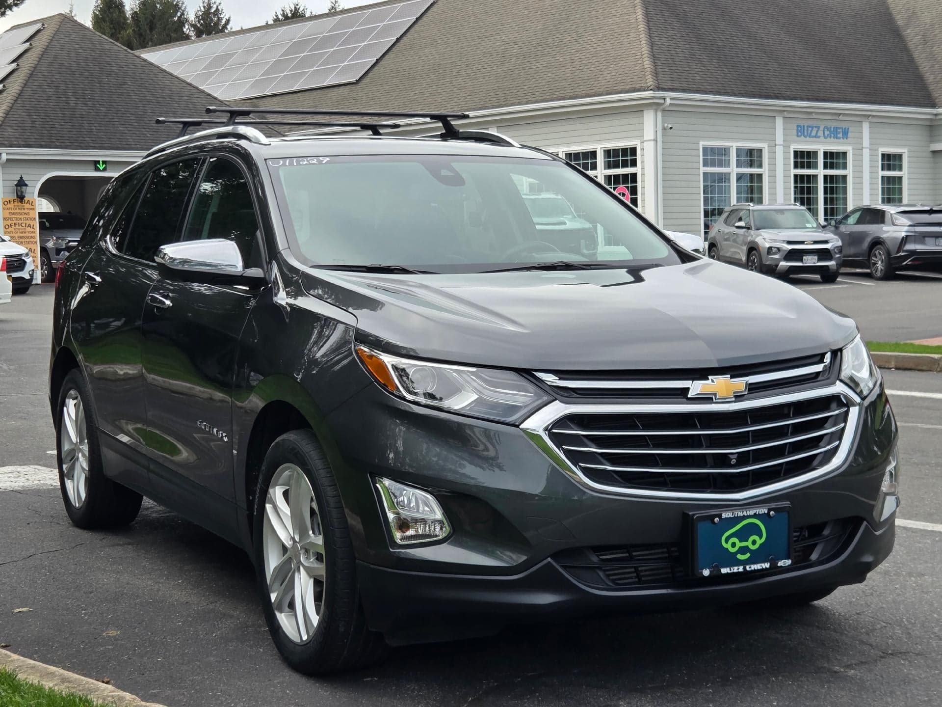 2020 Chevrolet Equinox Premier — photo 1 of 36