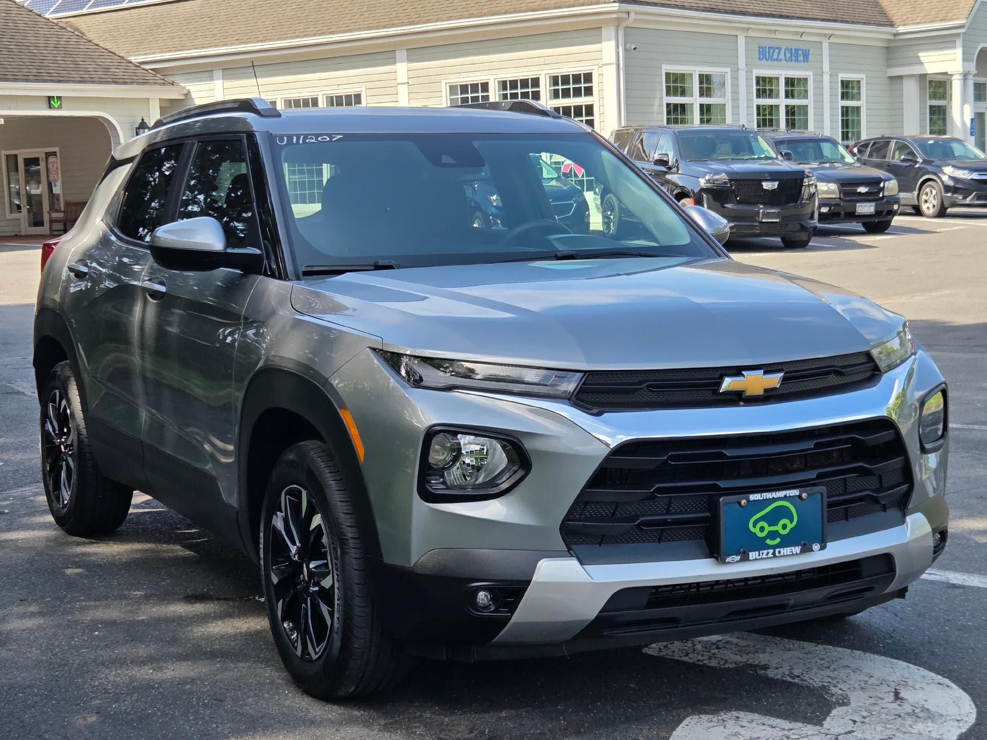 2023 Chevrolet Trailblazer LT — photo 1 of 32