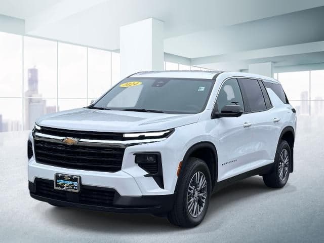 2024 Chevrolet Traverse LS — photo 1 of 45