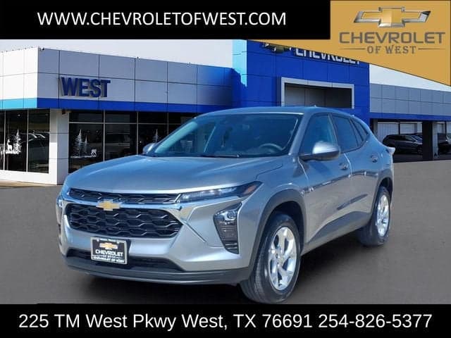 2026 Chevrolet Trax LS — photo 1 of 27