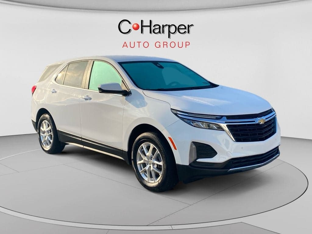 2022 Chevrolet Equinox LT — photo 1 of 51
