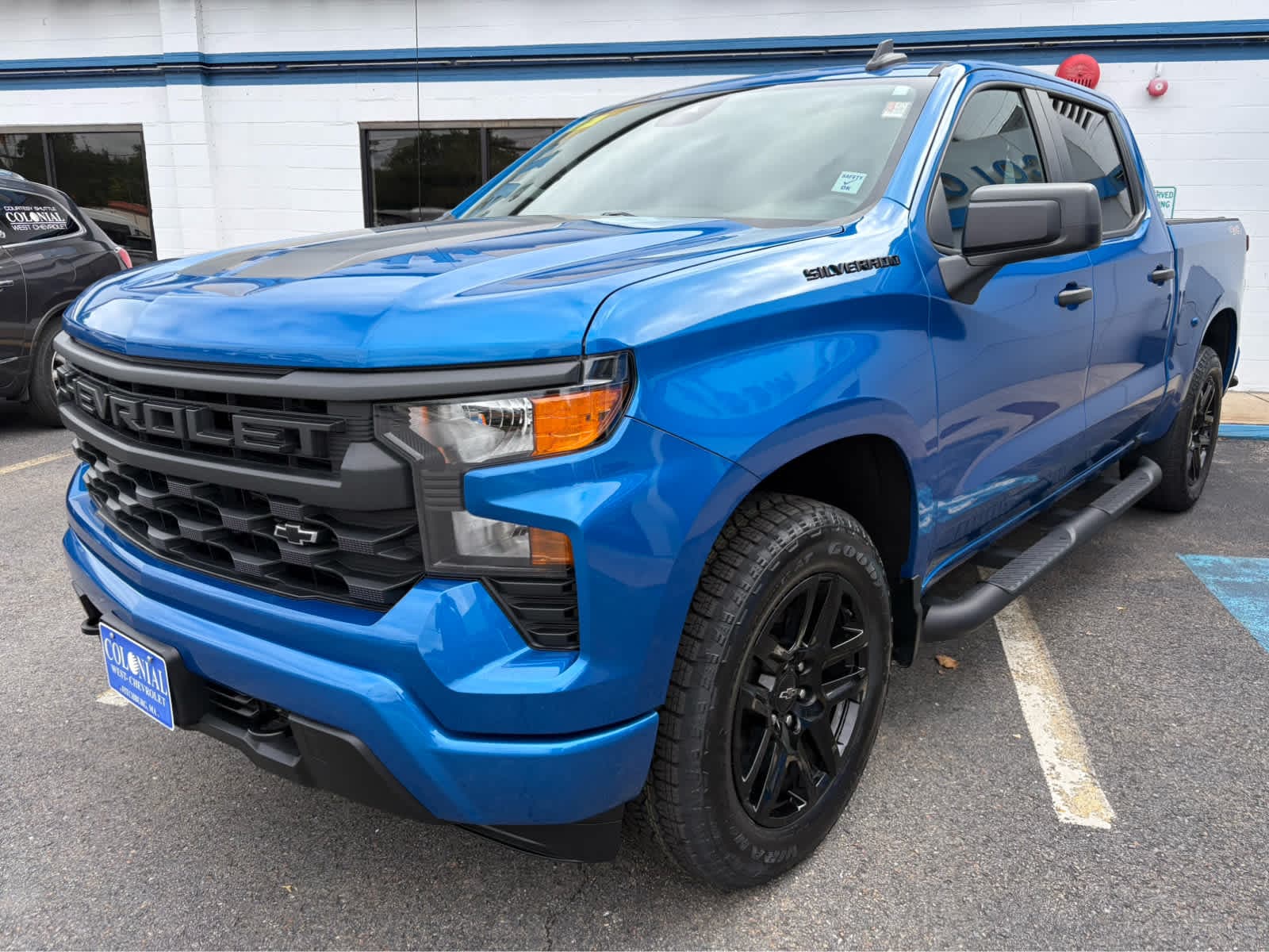 2023 Chevrolet Silverado 1500 Custom — photo 1 of 26