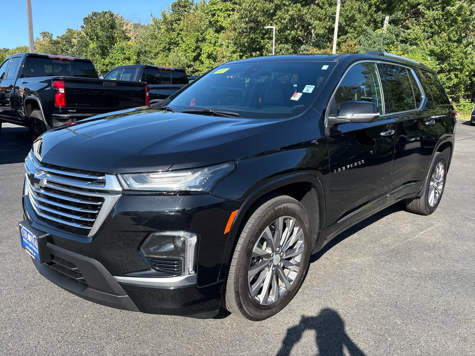 2023 Chevrolet Traverse Premier — photo 1 of 32