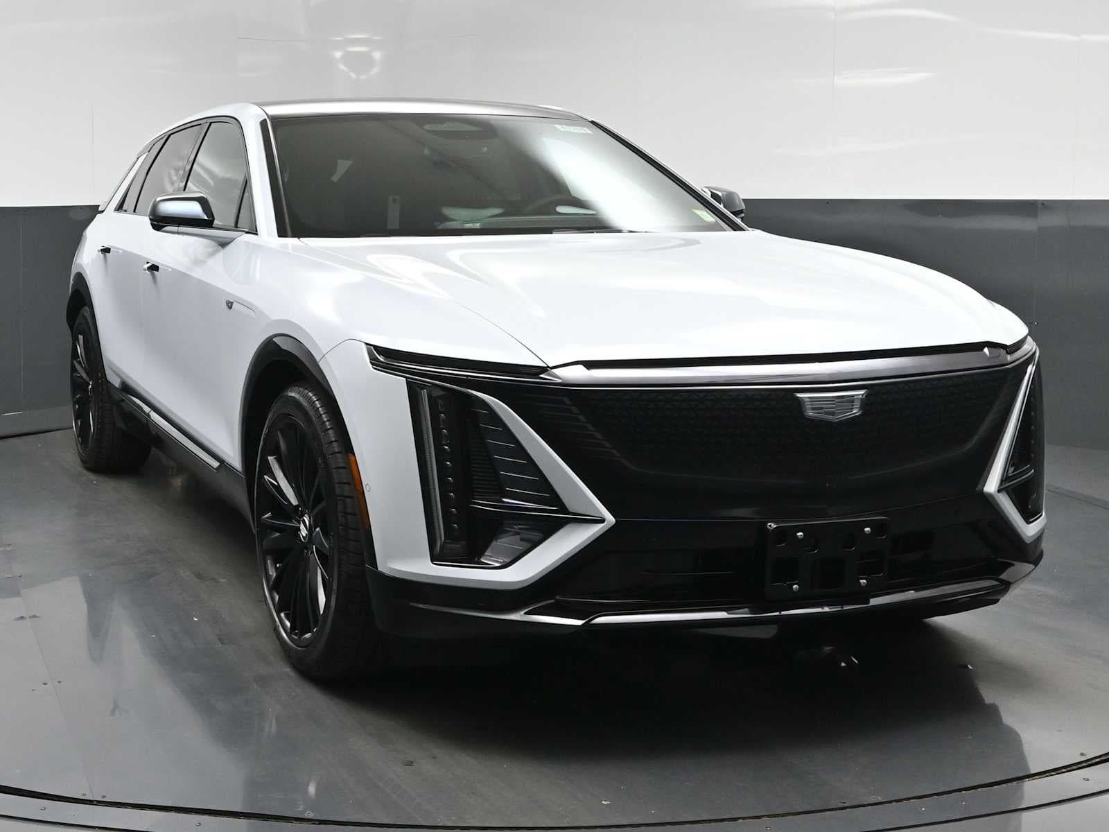 2027 Cadillac LYRIQ Sport — photo 1 of 14