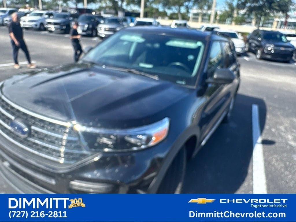 2023 Ford Explorer XLT — photo 1 of 5