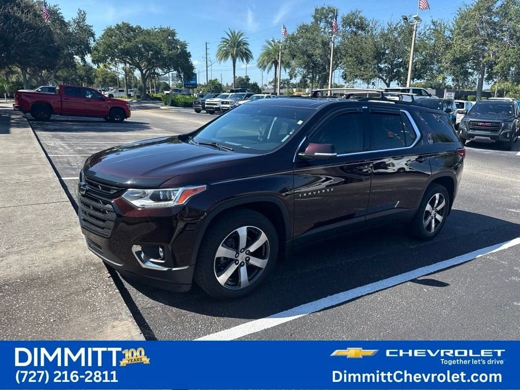 2021 Chevrolet Traverse LT Leather — photo 1 of 23