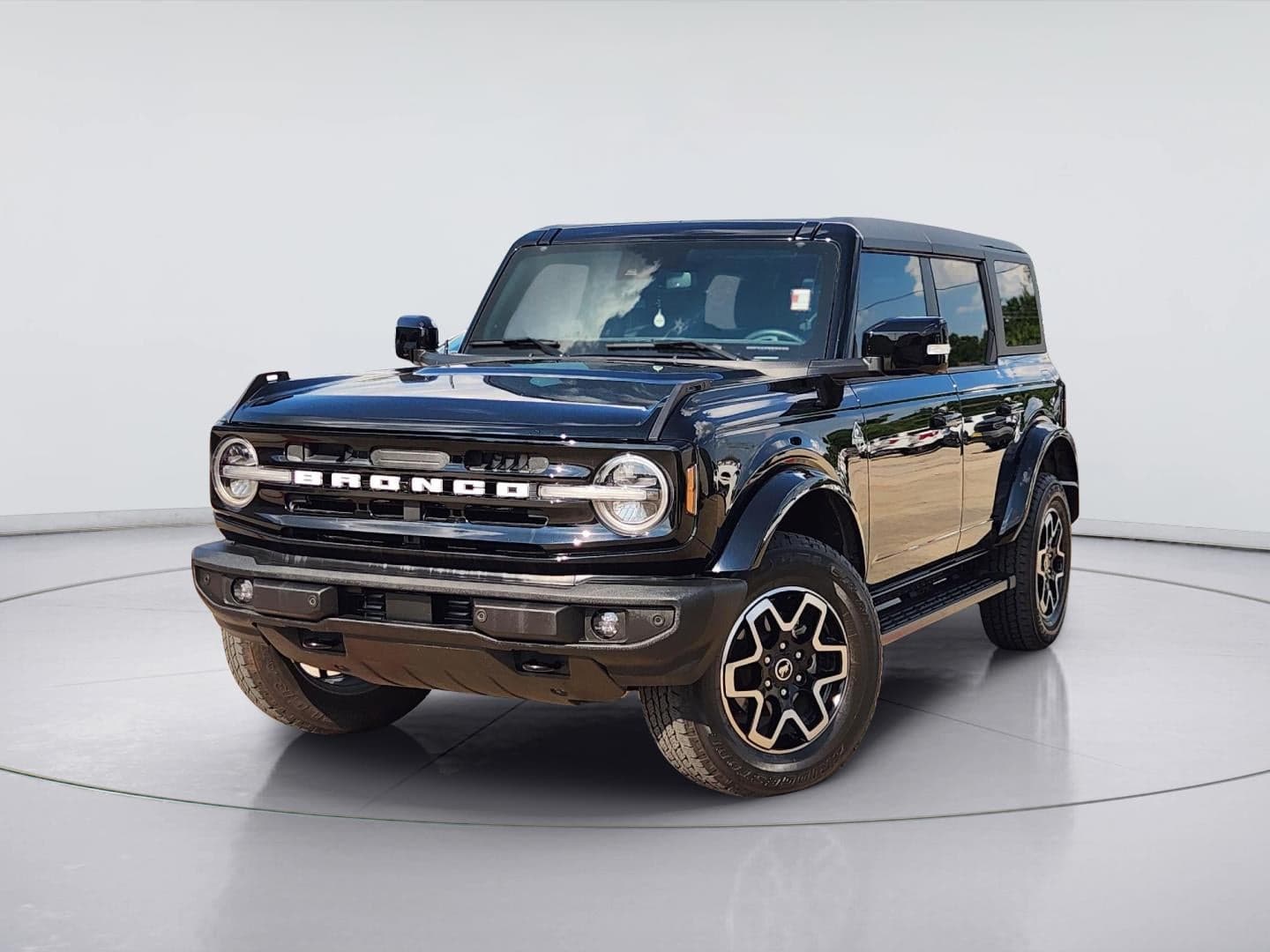 2024 Ford Bronco Outer Banks — photo 1 of 45