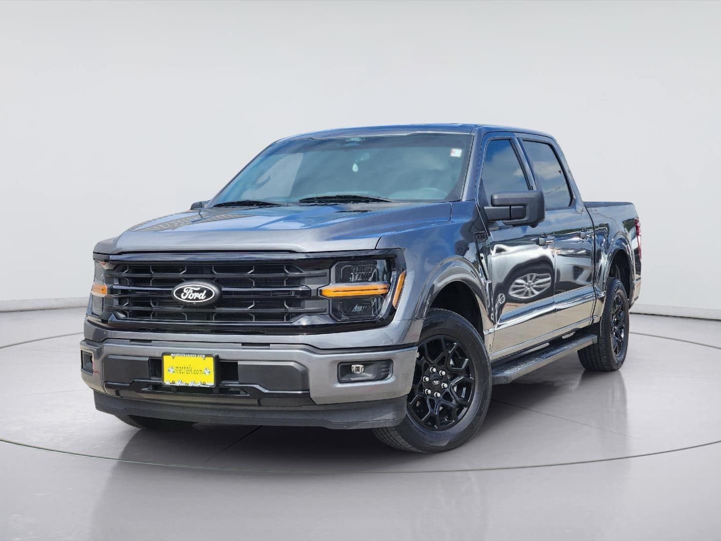2024 Ford F-150 XLT — photo 1 of 5