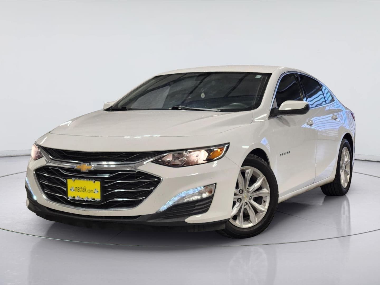 2020 Chevrolet Malibu LT — photo 1 of 5