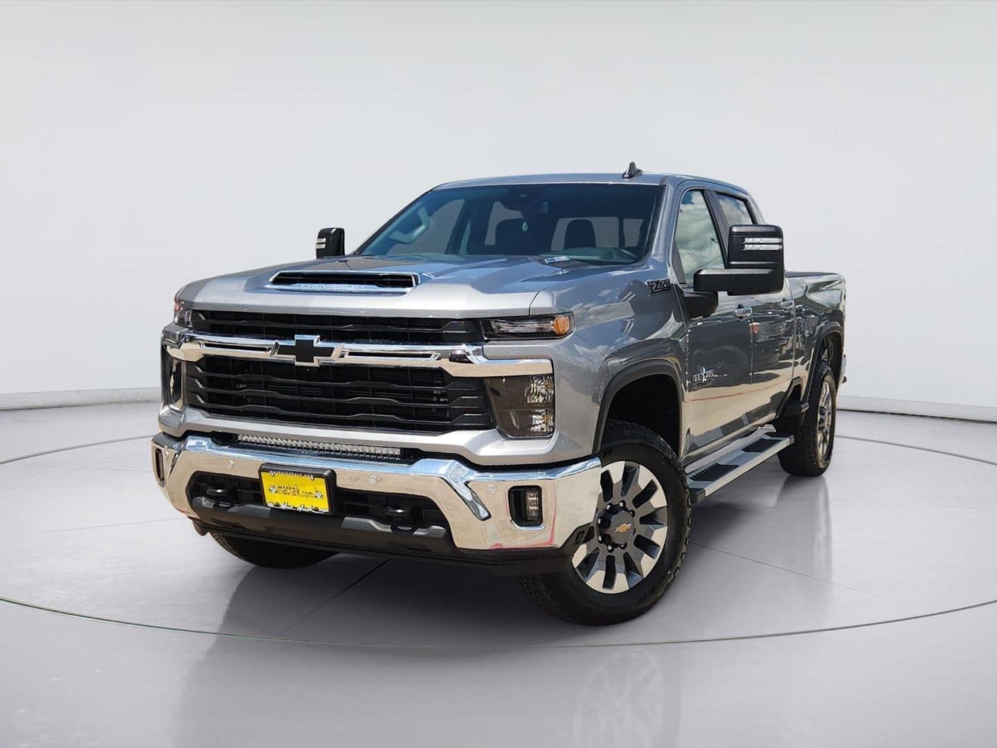 2025 Chevrolet Silverado 2500HD LT — photo 1 of 44