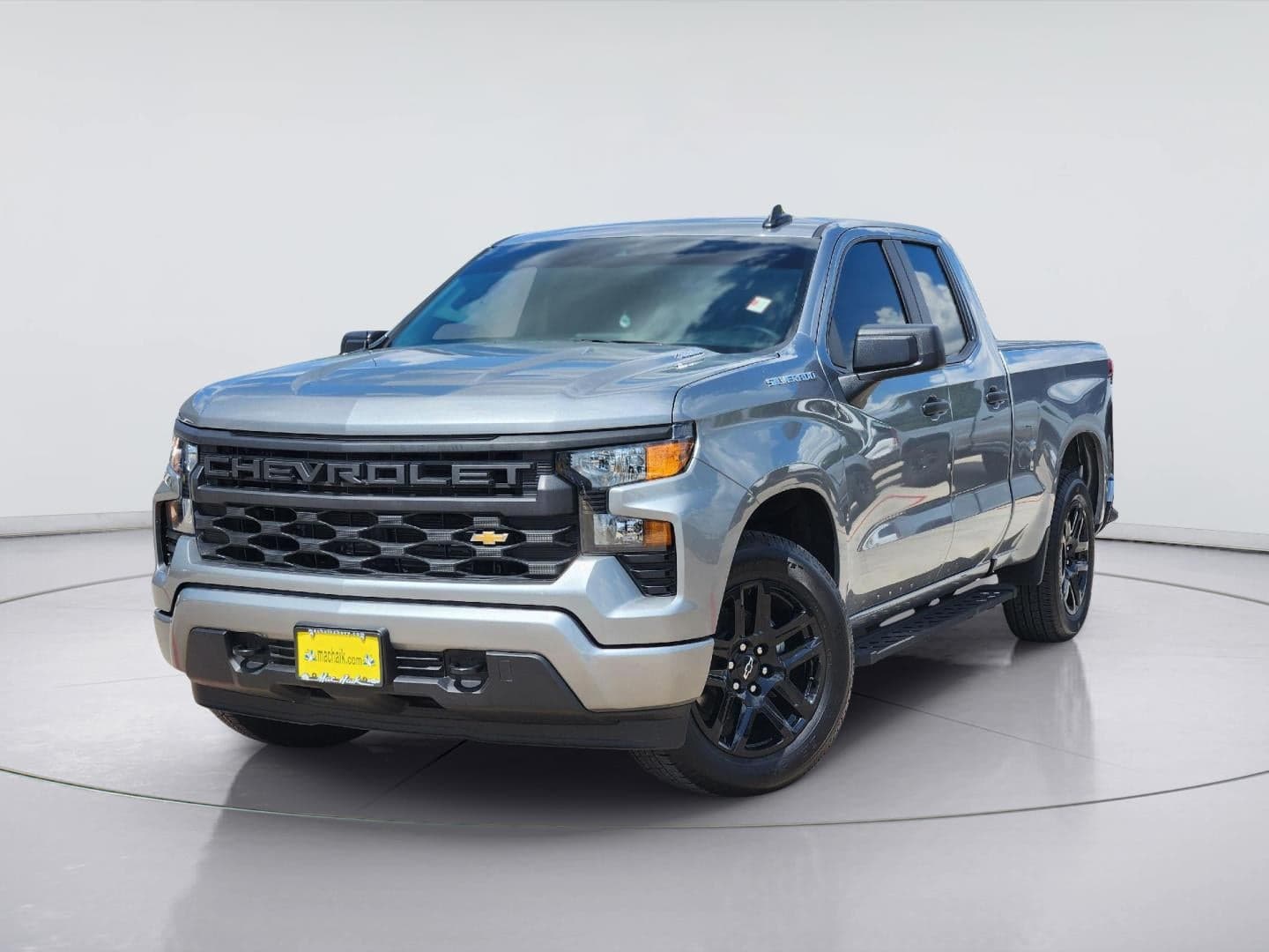 2026 Chevrolet Silverado 1500 Custom — photo 1 of 44