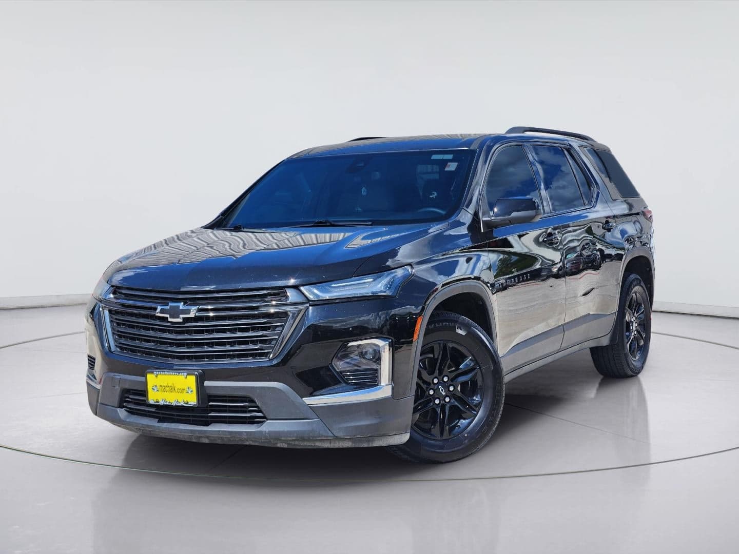 2022 Chevrolet Traverse LS — photo 1 of 45
