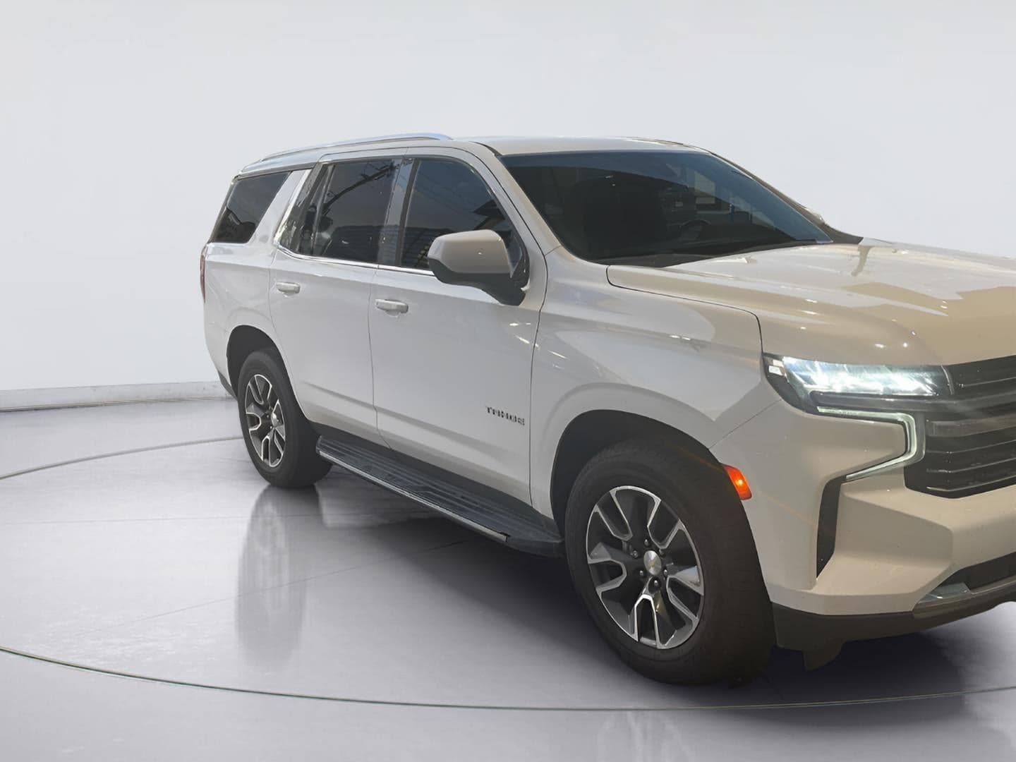 2021 Chevrolet Tahoe LT — photo 1 of 5