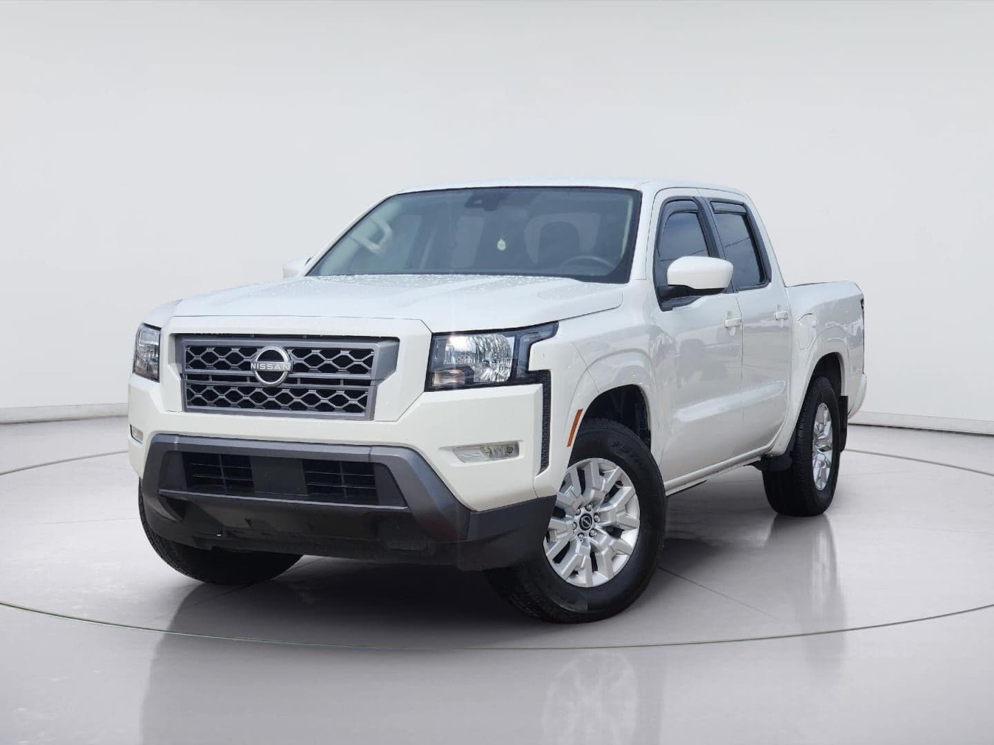 2024 Nissan Frontier SV — photo 1 of 44