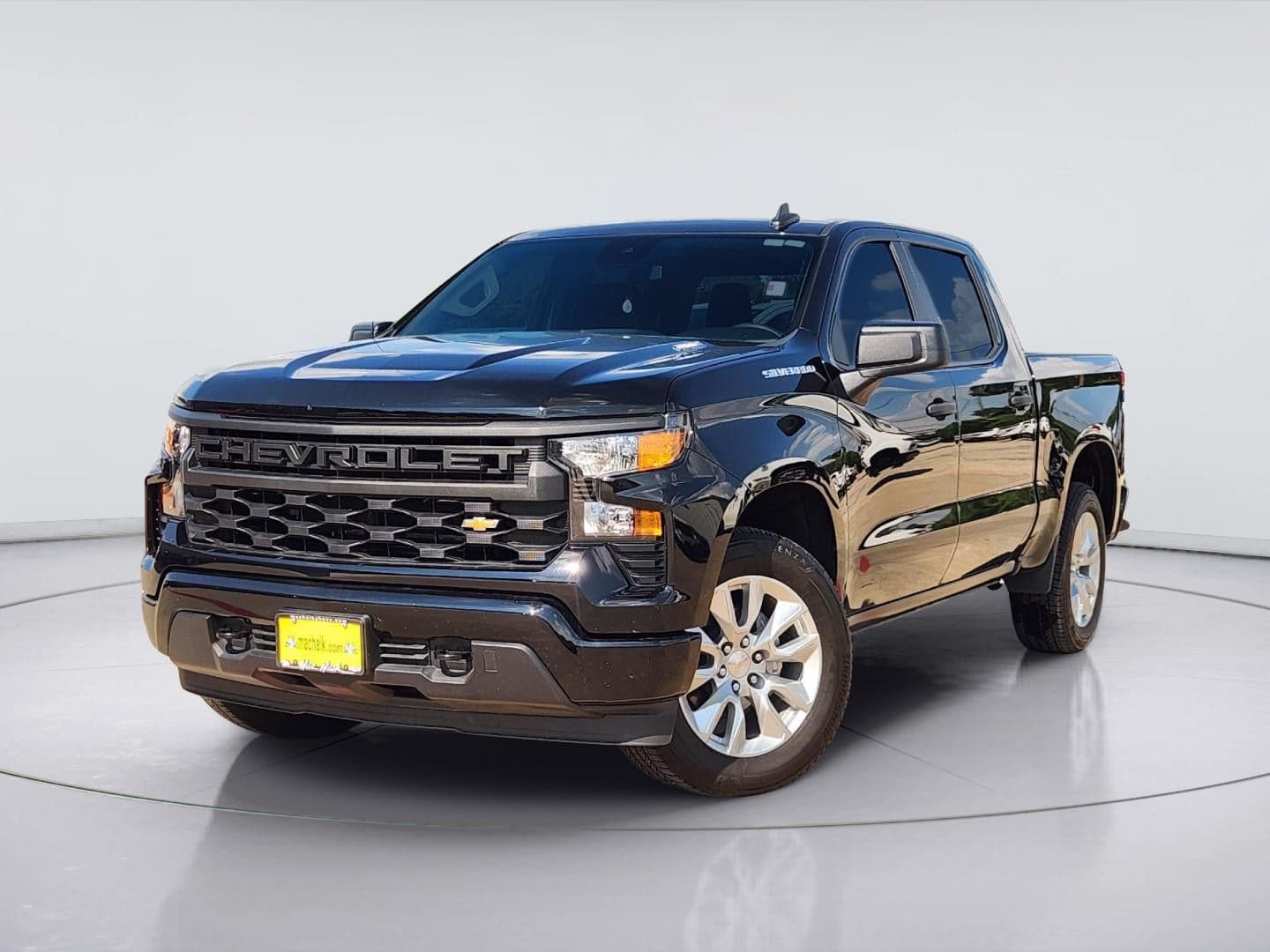 2025 Chevrolet Silverado 1500 Custom — photo 1 of 44