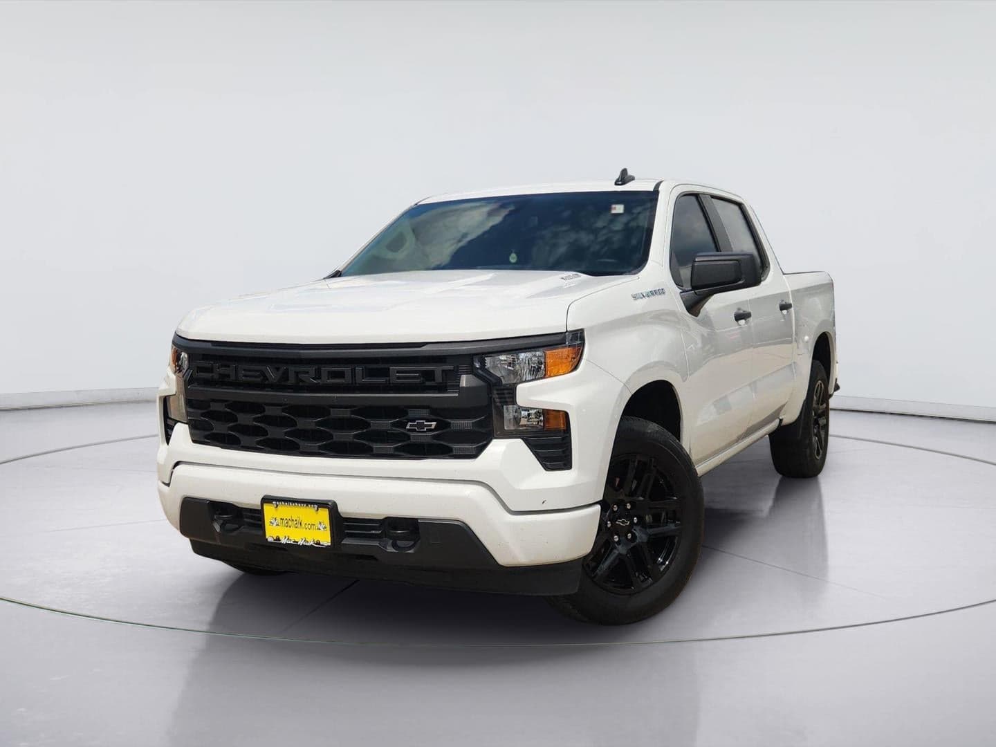 2024 Chevrolet Silverado 1500 Custom — photo 1 of 43