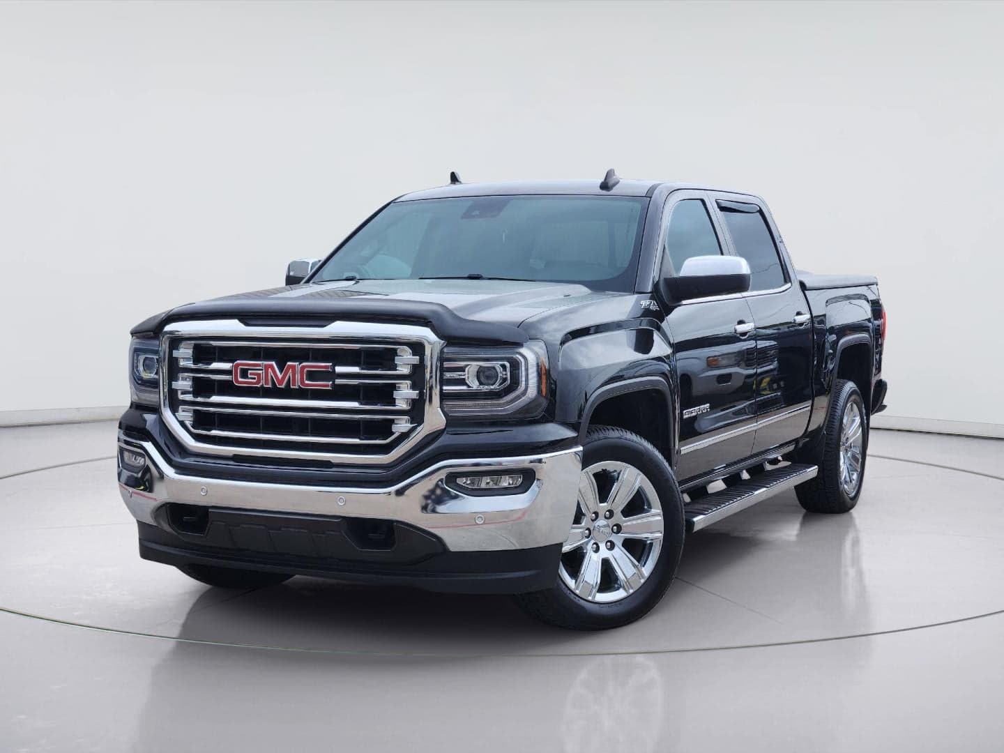 2018 GMC Sierra 1500 SLT — photo 1 of 5