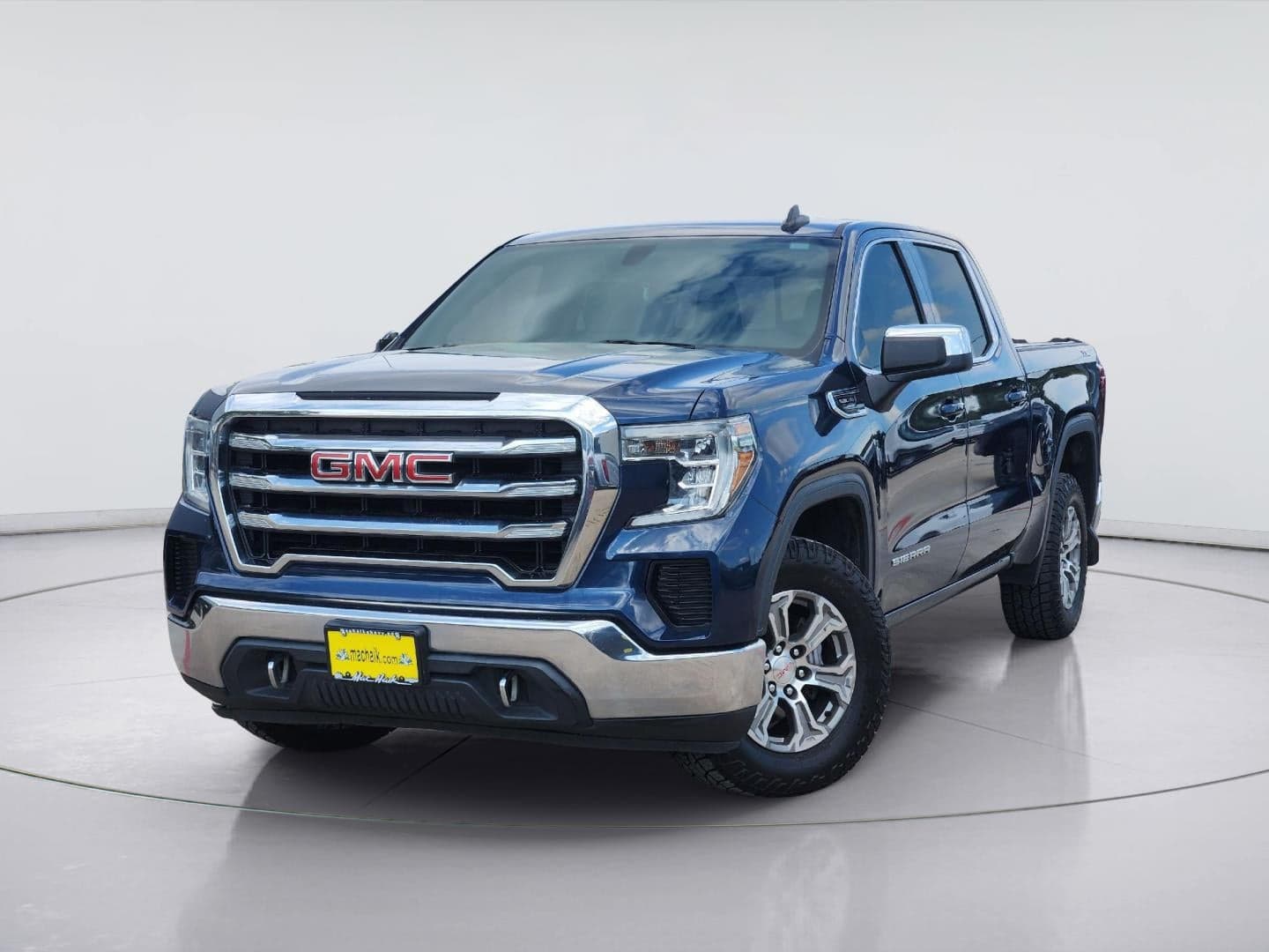 2020 GMC Sierra 1500 SLE — photo 1 of 5