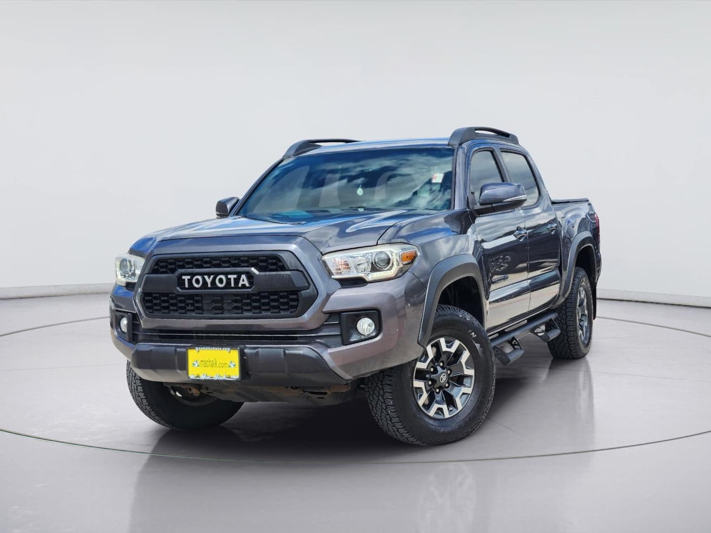 2017 Toyota Tacoma TRD Off Road — photo 1 of 17