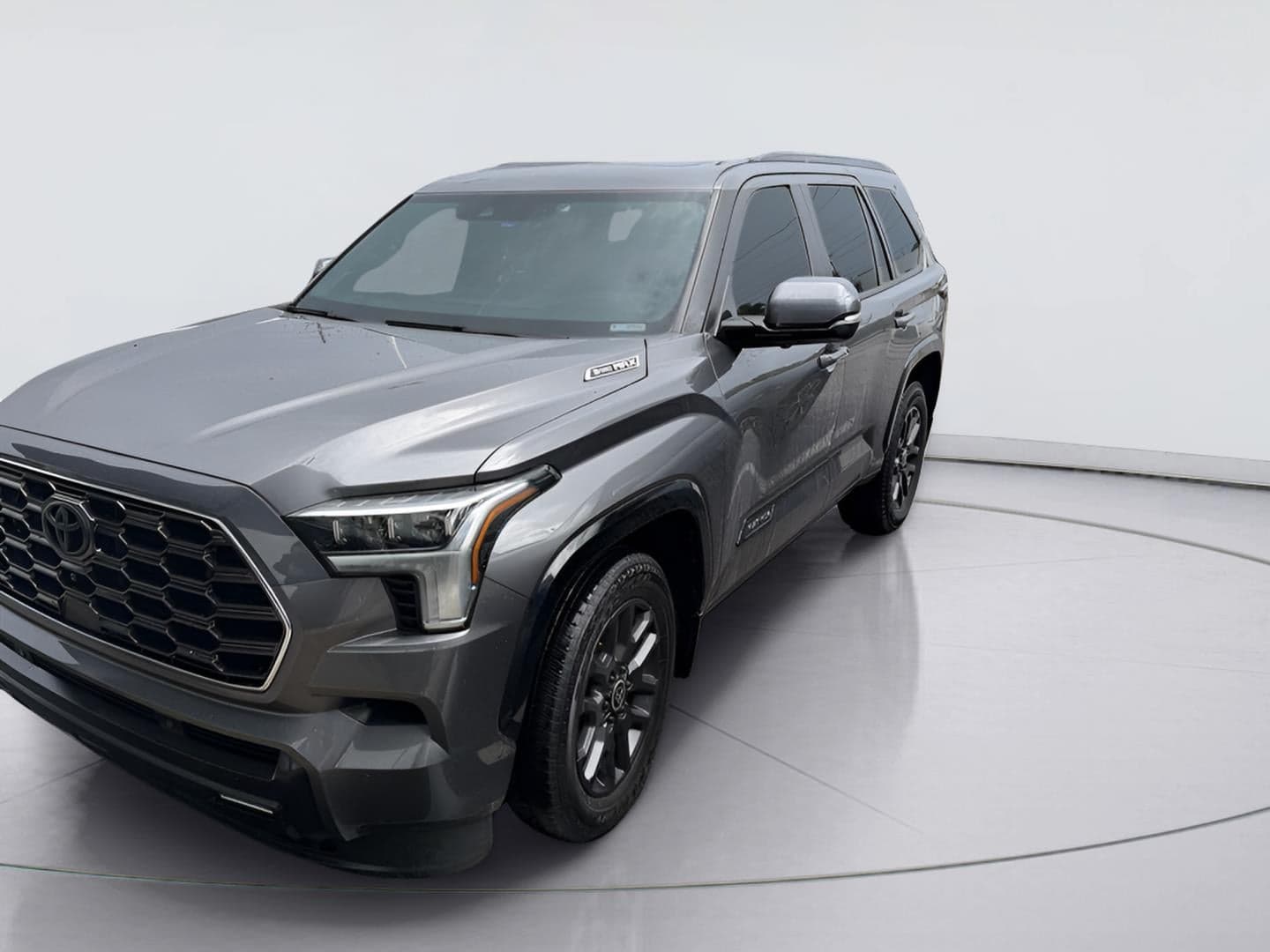 2024 Toyota Sequoia Platinum — photo 1 of 16