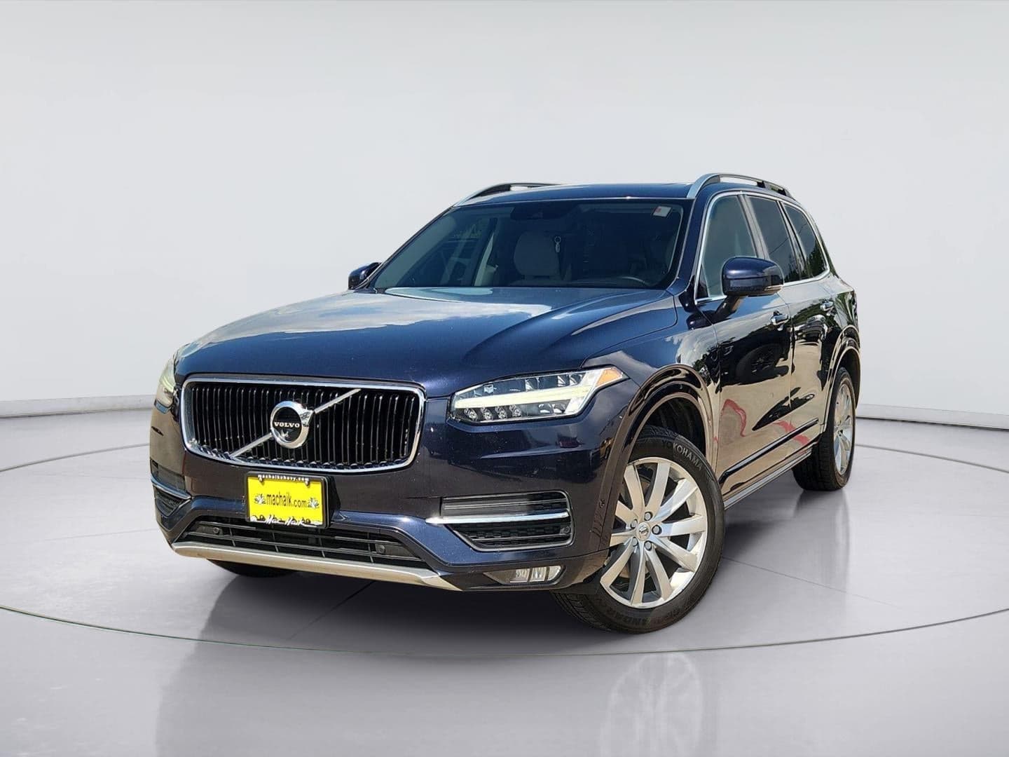 2017 Volvo XC90 Momentum — photo 1 of 47