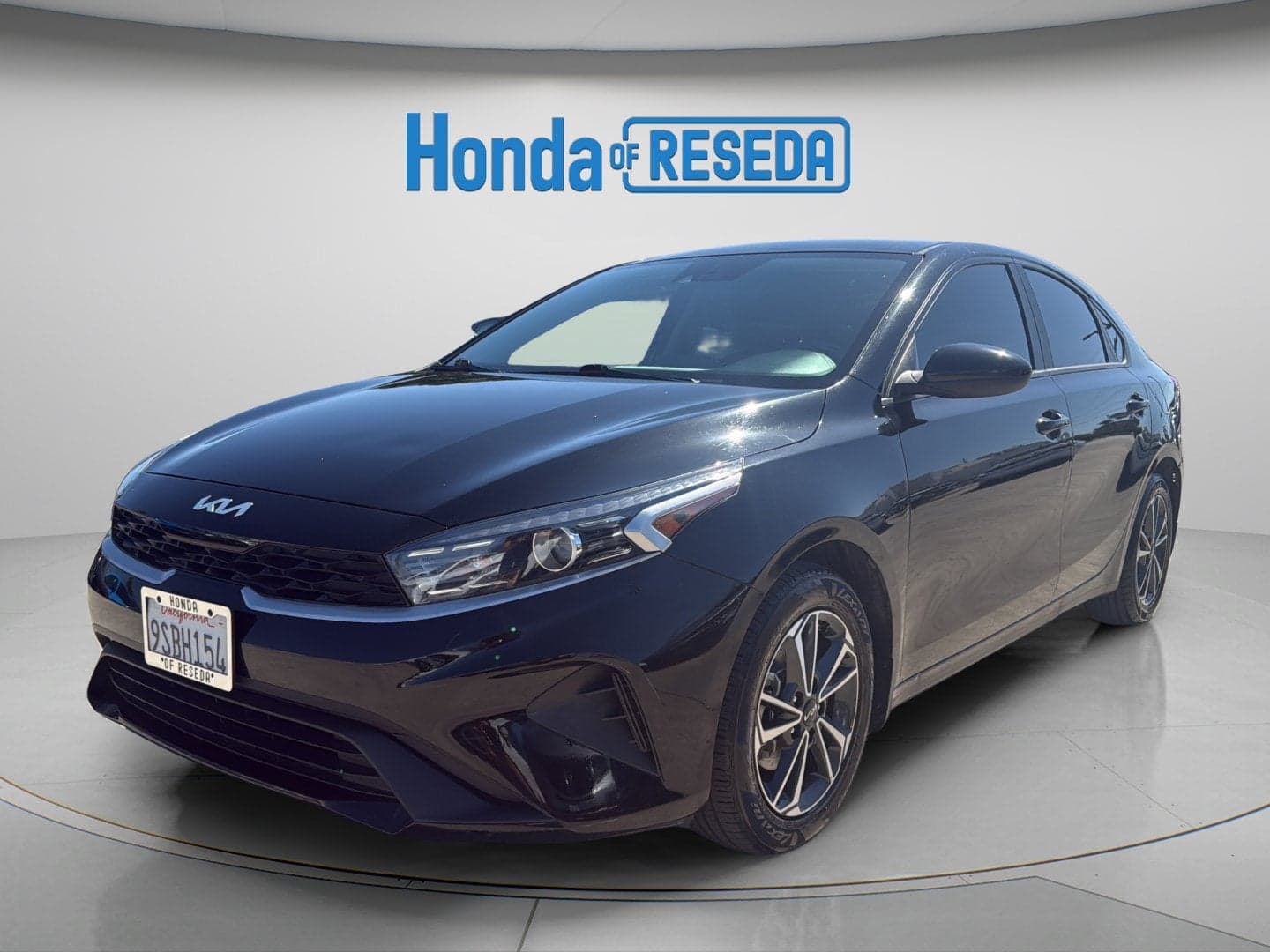 2023 Kia Forte LXS — photo 1 of 41