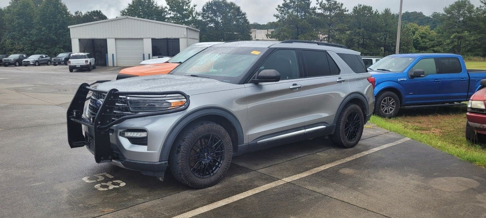 2020 Ford Explorer XLT — photo 1 of 5