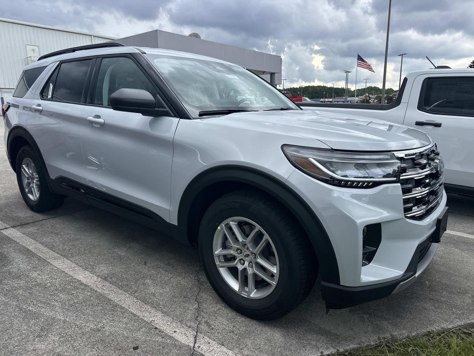 2026 Ford Explorer ACTIVE W/200A PKG RWD — photo 1 of 4