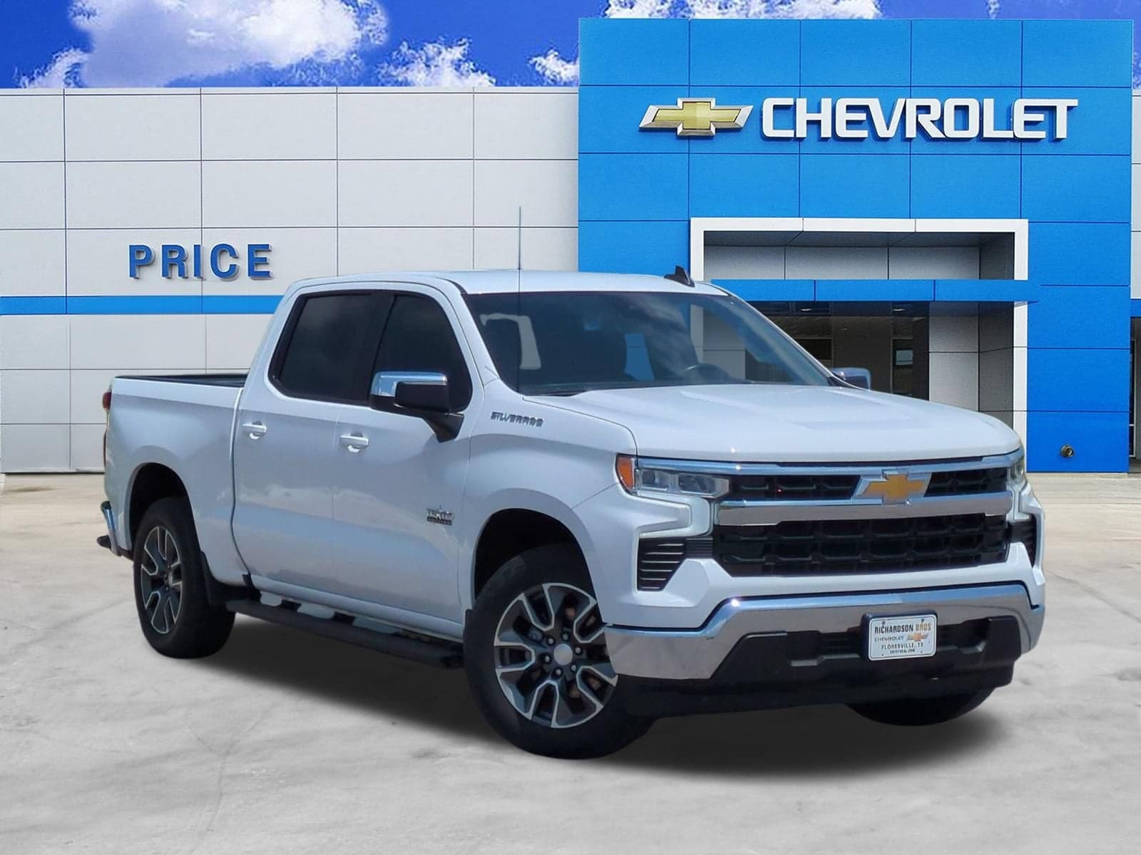 2022 Chevrolet Silverado 1500 LT — photo 1 of 48
