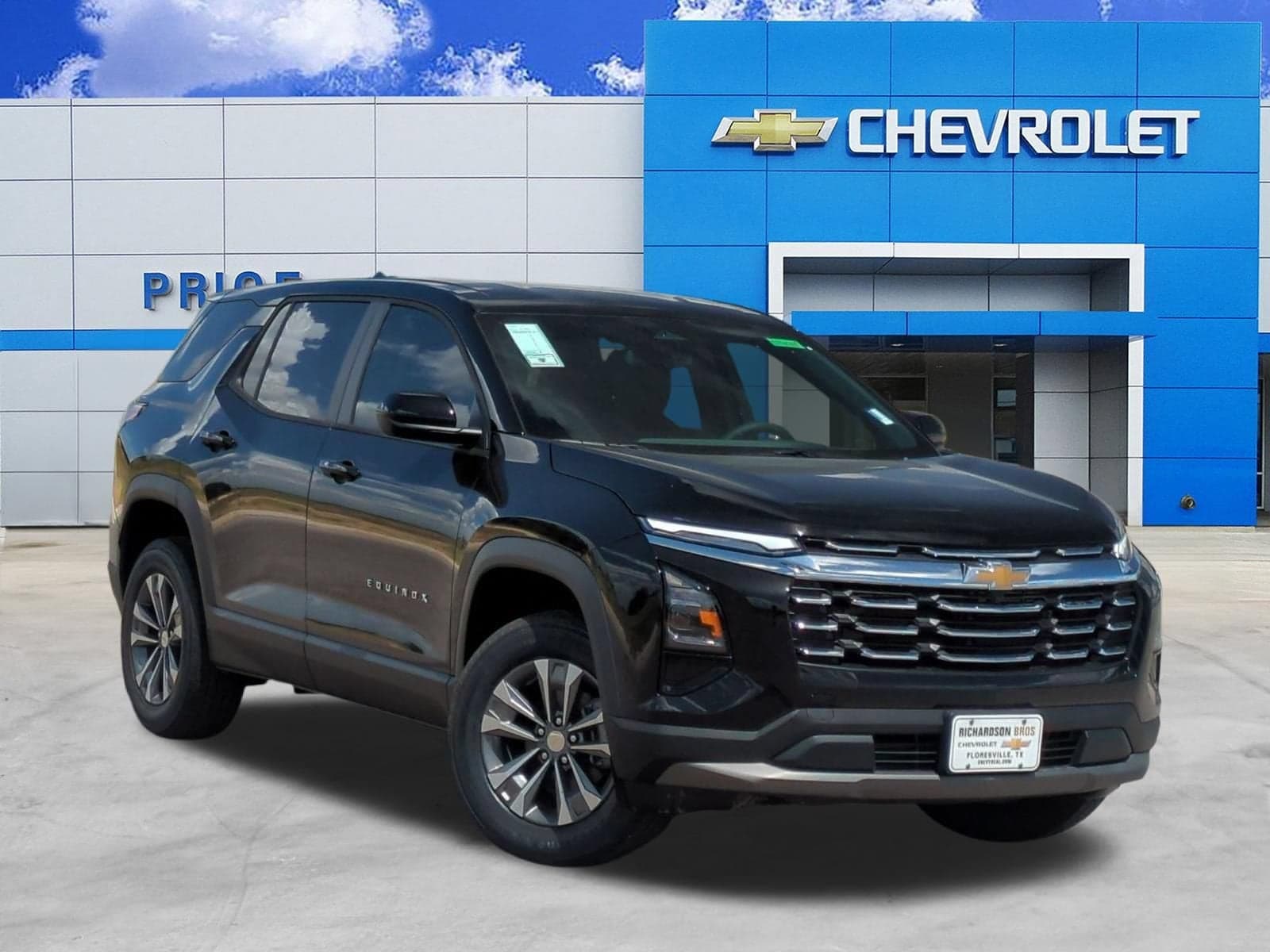 2027 Chevrolet Equinox FWD LT — photo 1 of 32