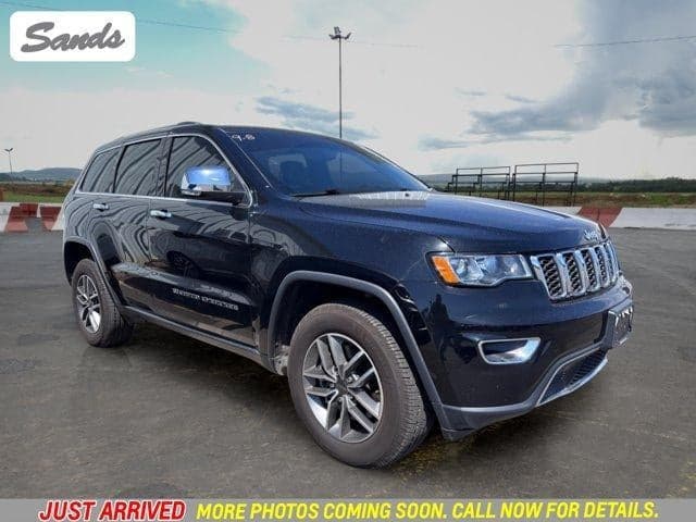 2022 Jeep Grand Cherokee WK Limited — photo 1 of 12