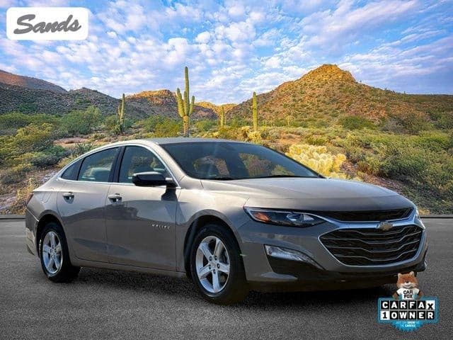 2022 Chevrolet Malibu LT — photo 1 of 5