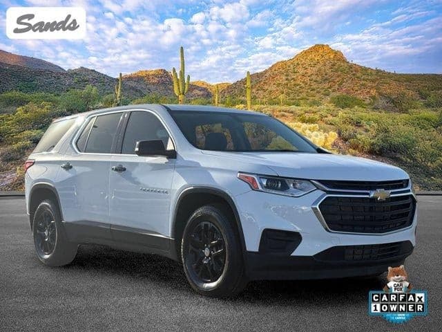 2021 Chevrolet Traverse LS — photo 1 of 5