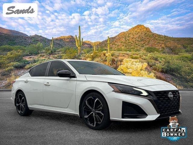2023 Nissan Altima 2.5 SR — photo 1 of 5
