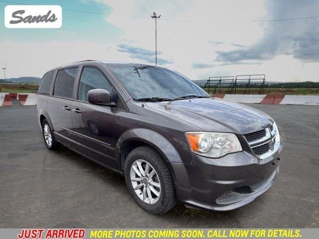 2016 Dodge Grand Caravan SXT — photo 1 of 13
