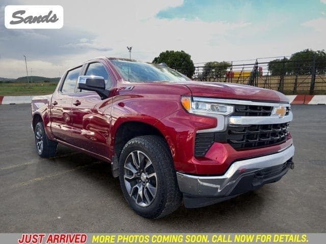 2024 Chevrolet Silverado 1500 LT — photo 1 of 16