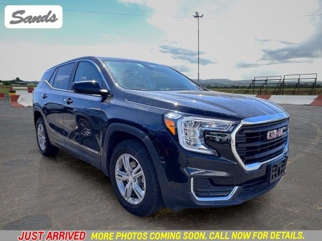 2024 GMC Terrain SLE — photo 1 of 12