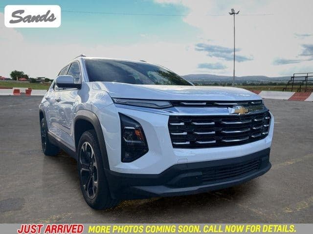 2025 Chevrolet Equinox FWD LT — photo 1 of 15