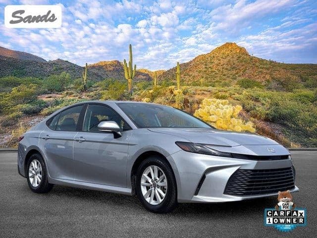 2025 Toyota Camry LE — photo 1 of 35